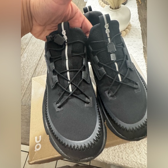 On Running Black Athletic Shoes - Picture 5 of 10